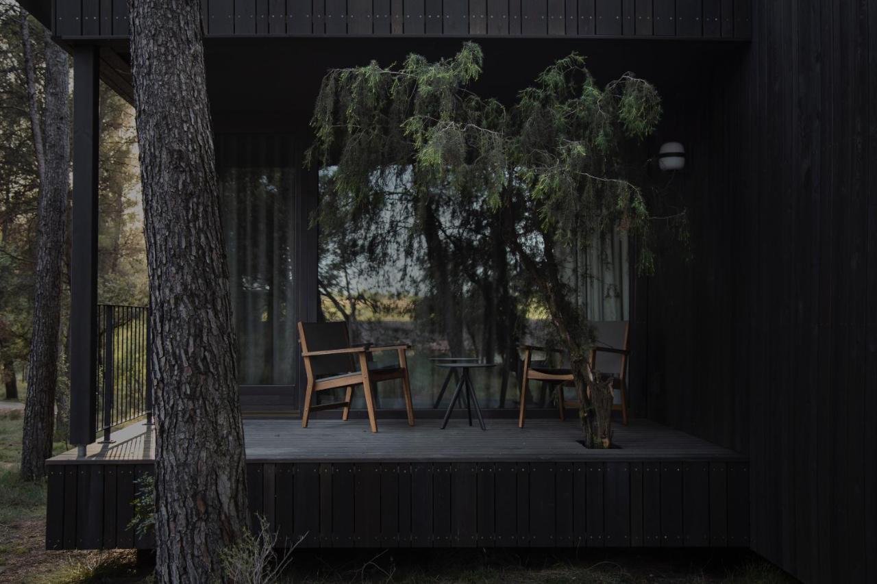 Les Cabanes De L'Oller Del Mas Manresa Exterior foto